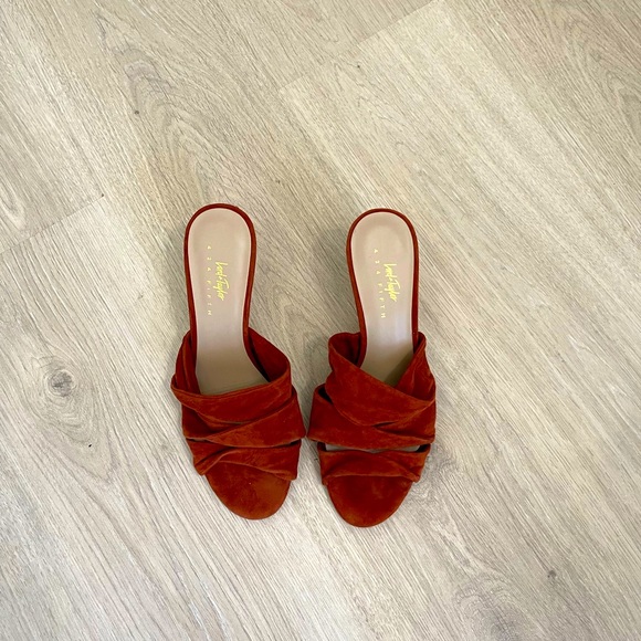 Lord & Taylor 424 Fifth Womens Heels Burgundy in Color Size 9 - Picture 2 of 4